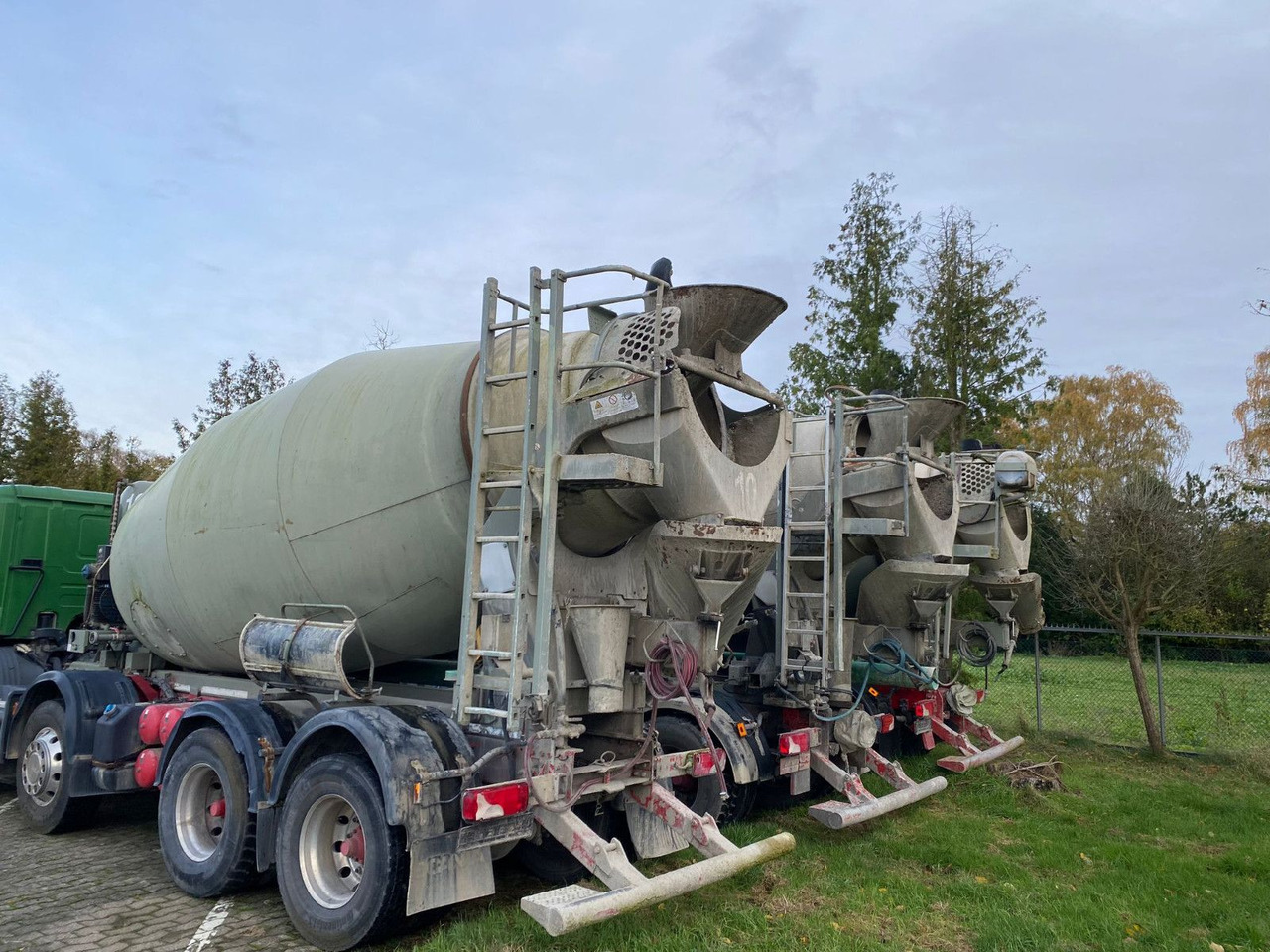 Scania 2x P360 Betonmischer 8x4 Blatt/Blatt E6 2 stück - Caminhão betoneira: foto 5 Scania 2x P360 Betonmischer 8x4 Blatt/Blatt E6 2 stück - Caminhão betoneira: foto 5