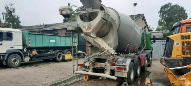 Scania P340PS 4-Achser 8x4 Betonmischer Euro:4 - Caminhão betoneira: foto 4 Scania P340PS 4-Achser 8x4 Betonmischer Euro:4 - Caminhão betoneira: foto 4