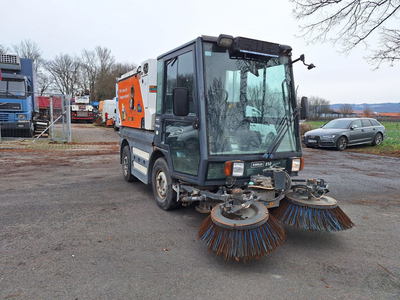 Schmidt Hagen Kehrmaschine K449 - Varredora urbana: foto 3 Schmidt Hagen Kehrmaschine K449 - Varredora urbana: foto 3