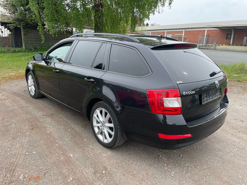 Škoda Octavia 2.0 TDI Green tec Solution Combi - Automóvel: foto 2 Škoda Octavia 2.0 TDI Green tec Solution Combi - Automóvel: foto 2