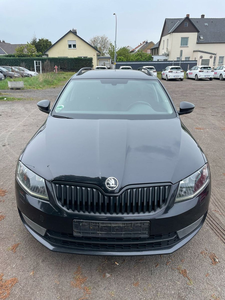 Skoda Octavia 2.0 TDI Green tec Solution Combi - Automóvel: foto 4 Skoda Octavia 2.0 TDI Green tec Solution Combi - Automóvel: foto 4