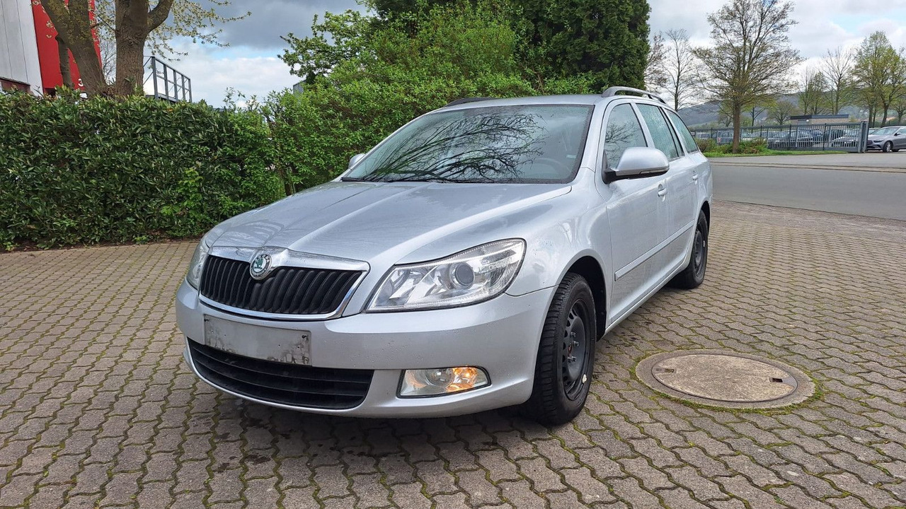 Skoda Octavia - Automóvel: foto 1 Skoda Octavia - Automóvel: foto 1