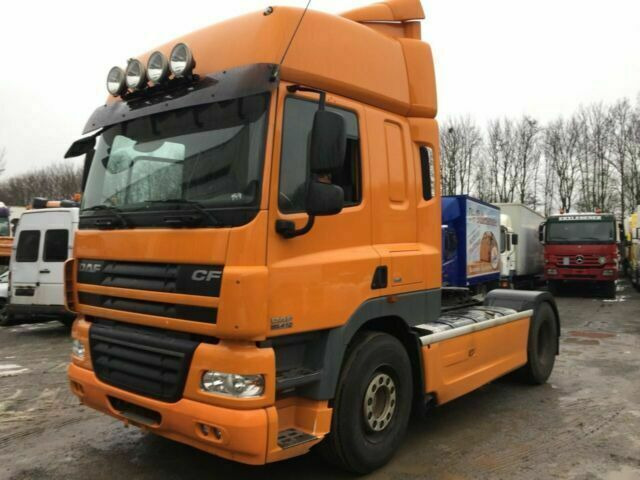 DAF CF85-410 G.Haus 2xBett ZF/Schalter 2-Kreishydr - Tractor: foto 5 DAF CF85-410 G.Haus 2xBett ZF/Schalter 2-Kreishydr - Tractor: foto 5