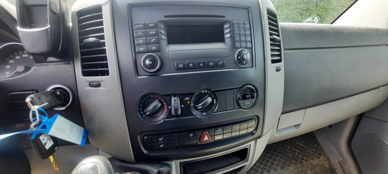 Volkswagen Crafter TDI Lang/Klima 3-Sitzer - Furgão: foto 5 Volkswagen Crafter TDI Lang/Klima 3-Sitzer - Furgão: foto 5