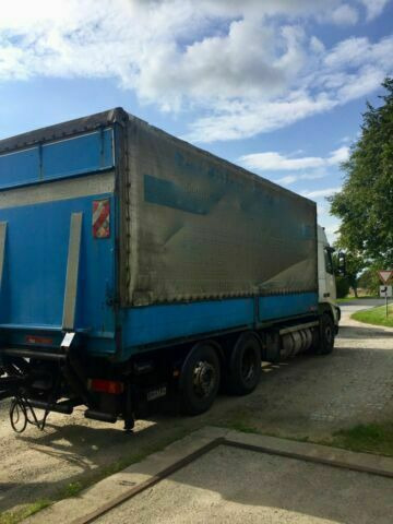 Volvo FH12-420 Euro:4Plane Spriegel mit LBW 3000kg - Caminhão com lona: foto 3 Volvo FH12-420 Euro:4Plane Spriegel mit LBW 3000kg - Caminhão com lona: foto 3