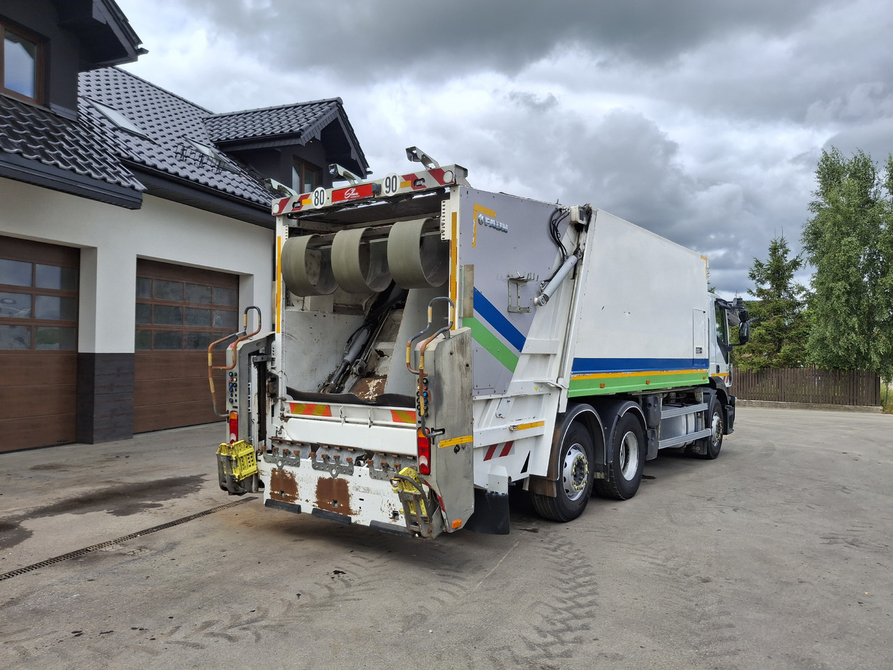 IVECO Euro 6 Śmieciarka Zweikammer-Müllwagen FAUN SL5 TR2L - Caminhão de lixo: foto 4 IVECO Euro 6 Śmieciarka Zweikammer-Müllwagen FAUN SL5 TR2L - Caminhão de lixo: foto 4