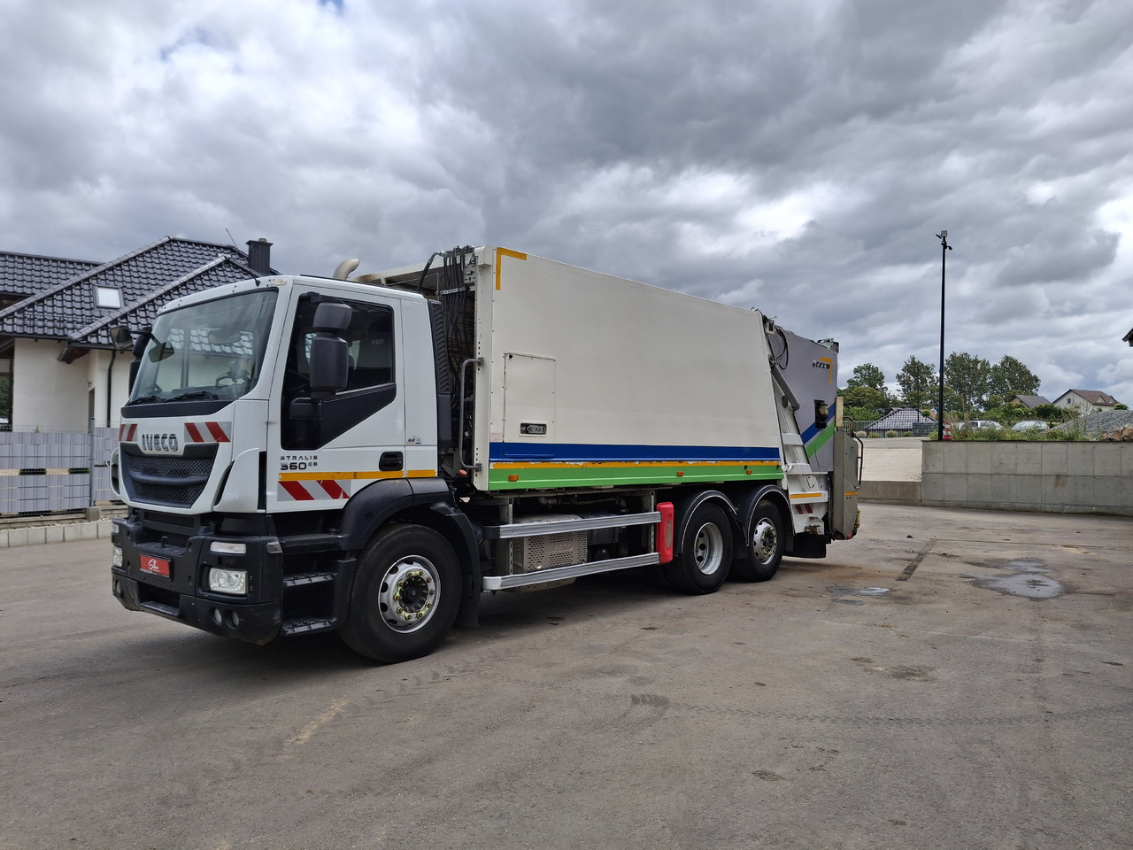 IVECO Euro 6 Śmieciarka Zweikammer-Müllwagen FAUN SL5 TR2L - Caminhão de lixo: foto 2 IVECO Euro 6 Śmieciarka Zweikammer-Müllwagen FAUN SL5 TR2L - Caminhão de lixo: foto 2