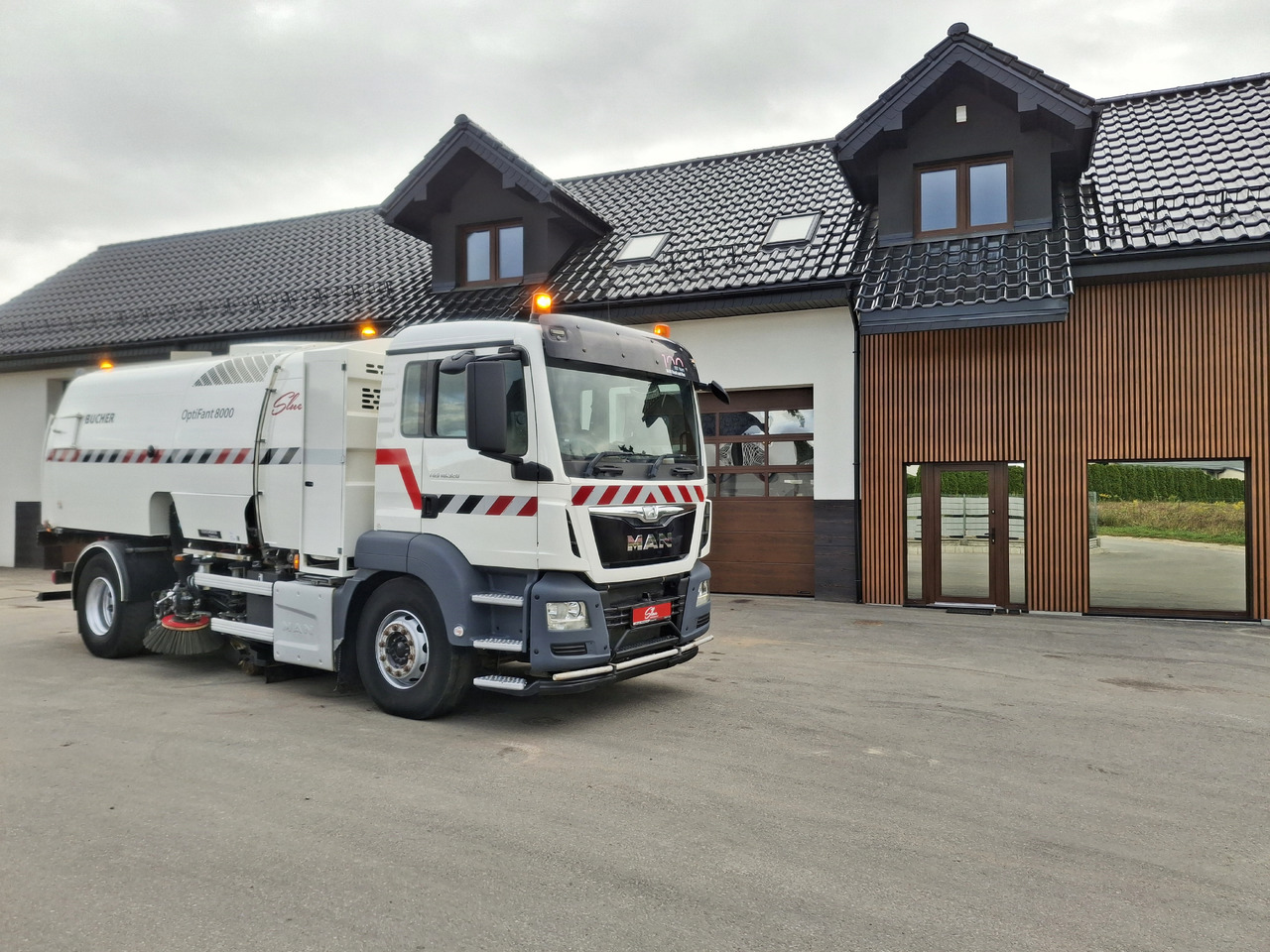 MAN TGS 18.320 Zamiatarka Kehrmaschine BUCHER OptiFant 8000 Karcher Euro 6 PM10 L/R Hochdruckreinigung - Varredora urbana: foto 1 MAN TGS 18.320 Zamiatarka Kehrmaschine BUCHER OptiFant 8000 Karcher Euro 6 PM10 L/R Hochdruckreinigung - Varredora urbana: foto 1