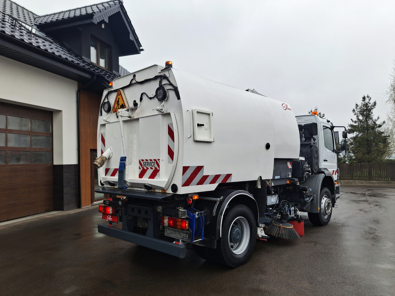 MERCEDES-BENZ Axor 1829 Zamiatarka Kehrmaschine Johnston 2 Motoren Karcher L/R - Varredora urbana: foto 4 MERCEDES-BENZ Axor 1829 Zamiatarka Kehrmaschine Johnston 2 Motoren Karcher L/R - Varredora urbana: foto 4