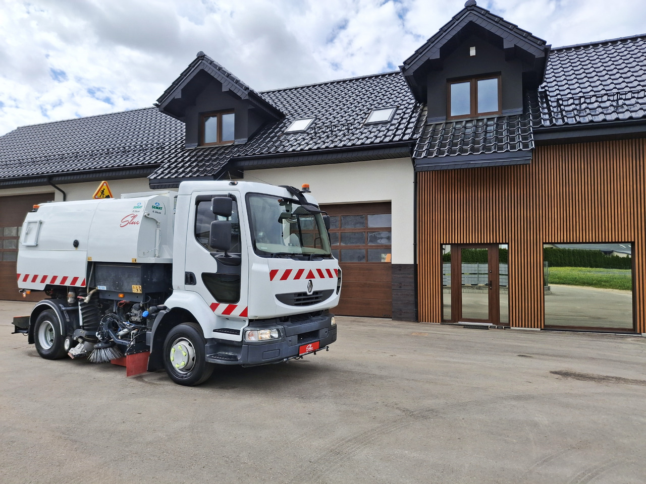 RENAULT Midlum 220 Zamiatarka Johnston VS500 Szczotki L/R Obie Strony Napęd Hydrostatyczny 2012r - Varredora urbana: foto 1 RENAULT Midlum 220 Zamiatarka Johnston VS500 Szczotki L/R Obie Strony Napęd Hydrostatyczny 2012r - Varredora urbana: foto 1