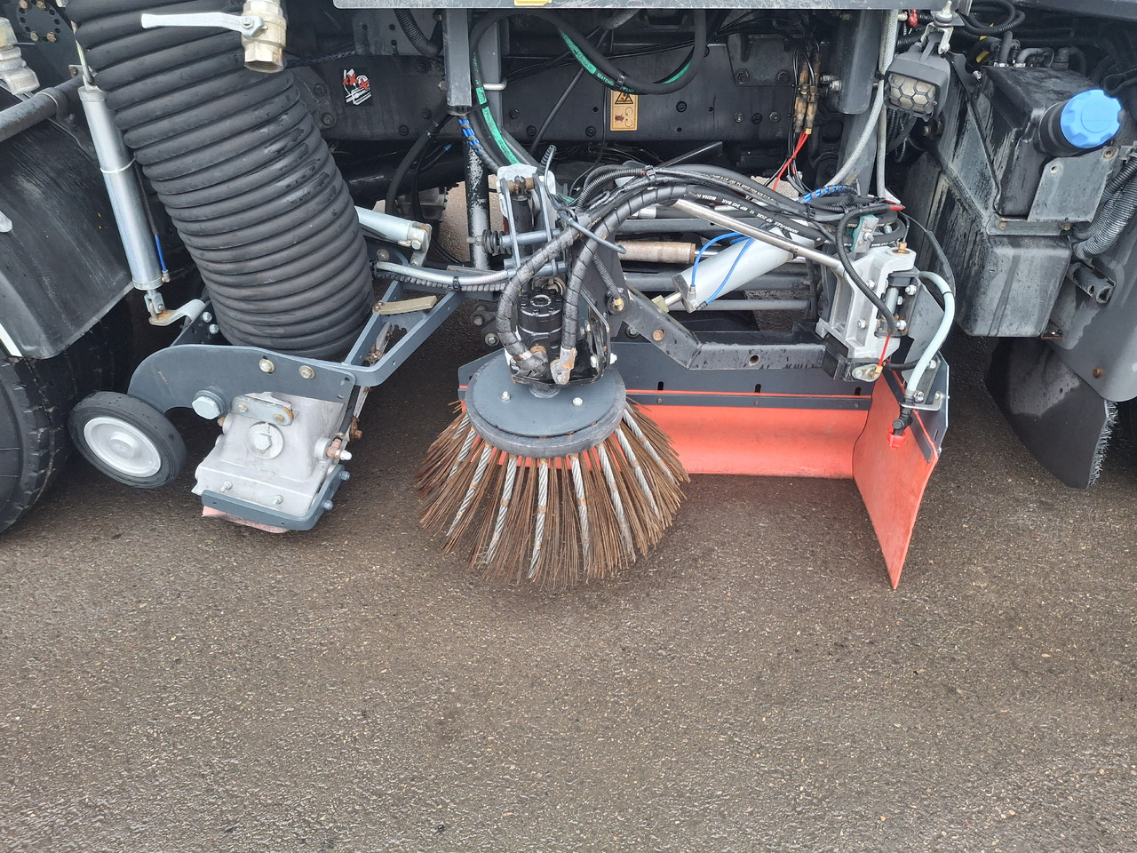 RENAULT Midlum 220 Zamiatarka Kehrmaschine Johnston 2 Motoren Szczotki L/R - Varredora urbana: foto 5 RENAULT Midlum 220 Zamiatarka Kehrmaschine Johnston 2 Motoren Szczotki L/R - Varredora urbana: foto 5