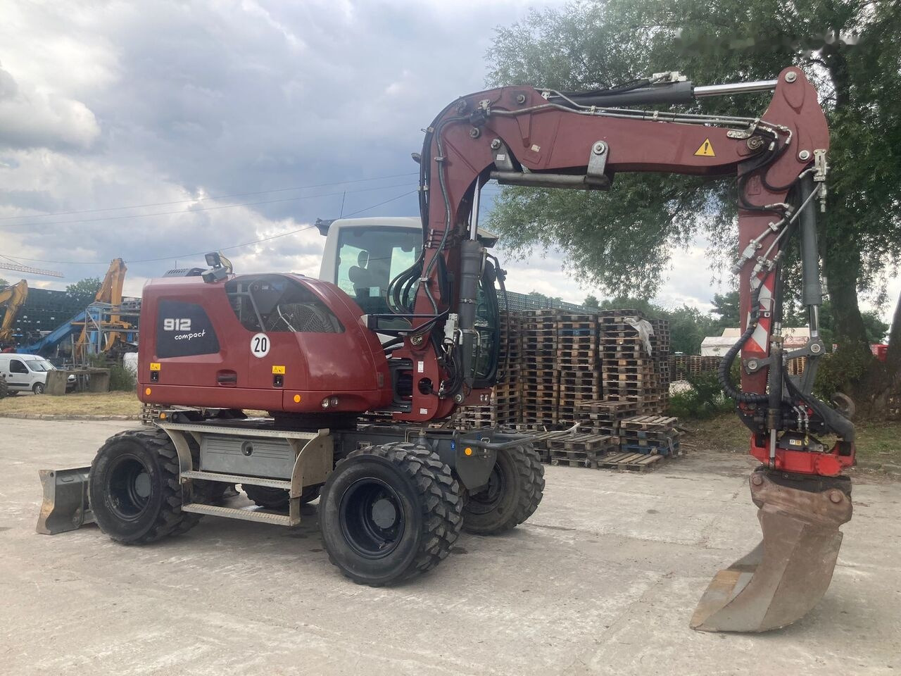 Escavadeira de rodas Liebherr A 912 Compact Rotator R4: foto 7