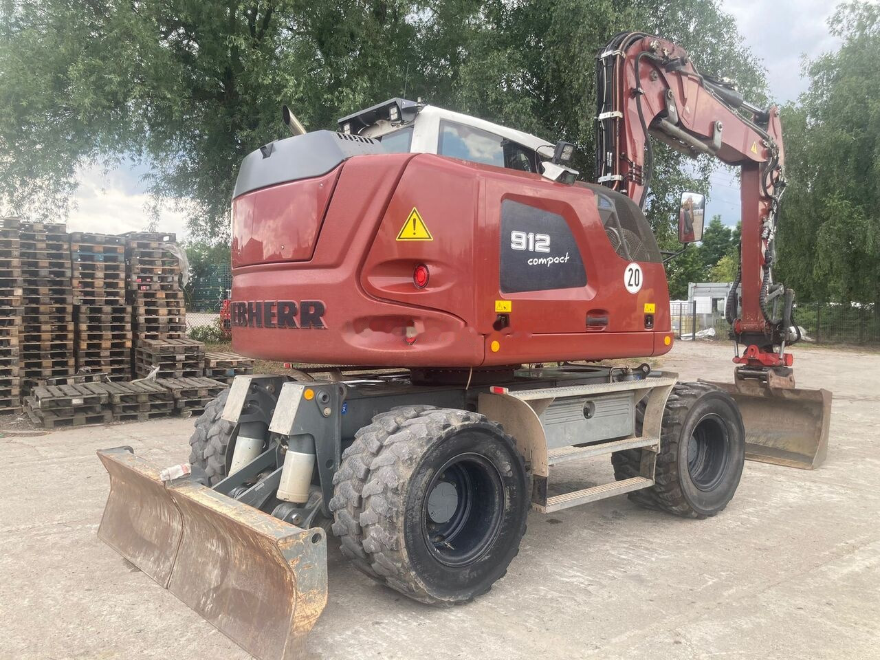 Escavadeira de rodas Liebherr A 912 Compact Rotator R4: foto 9