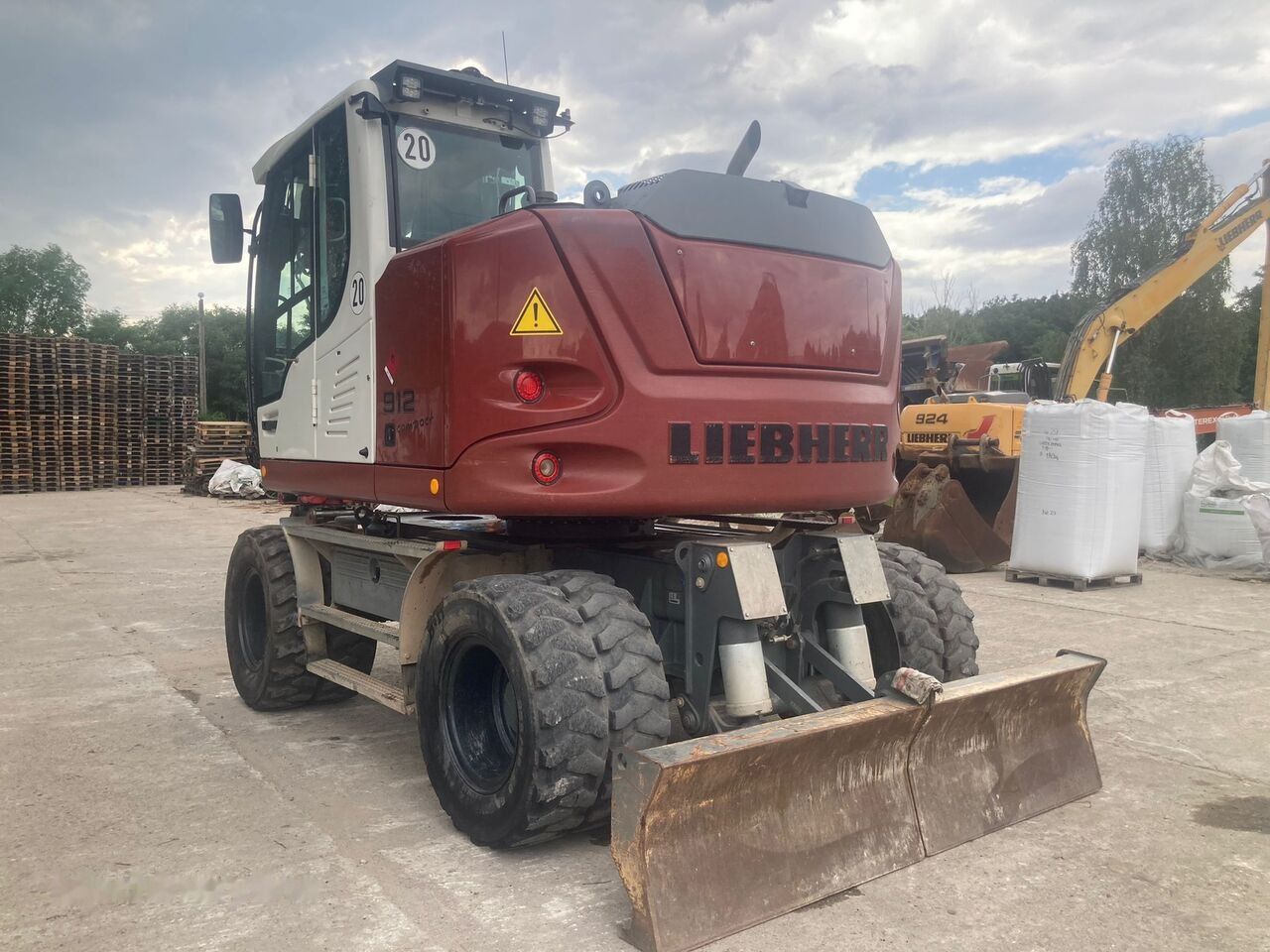 Escavadeira de rodas Liebherr A 912 Compact Rotator R4: foto 11