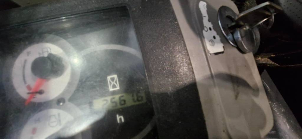 Mini escavadeira Komatsu PC 26 MR: foto 10 Mini escavadeira Komatsu PC 26 MR: foto 10