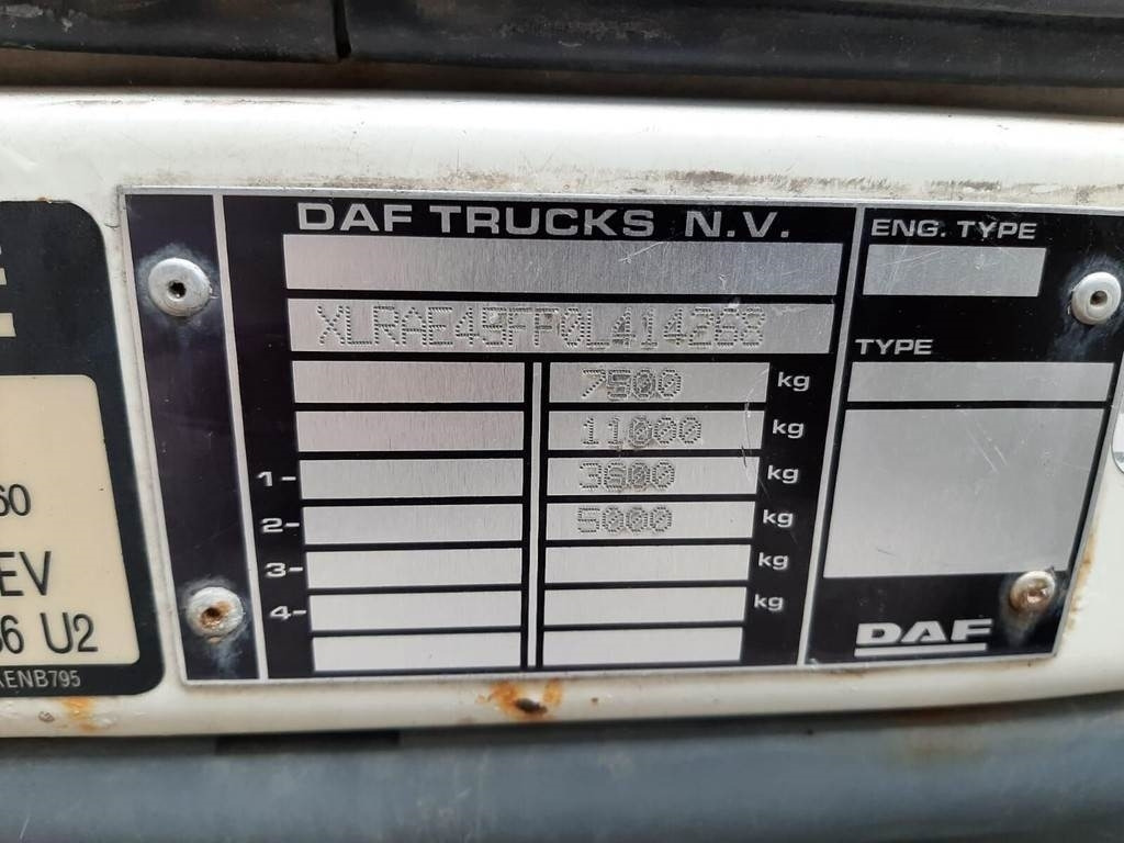 Locação de DAF FA 45.180 4X2 KITCHEN  DAF FA 45.180 4X2 KITCHEN: foto 18