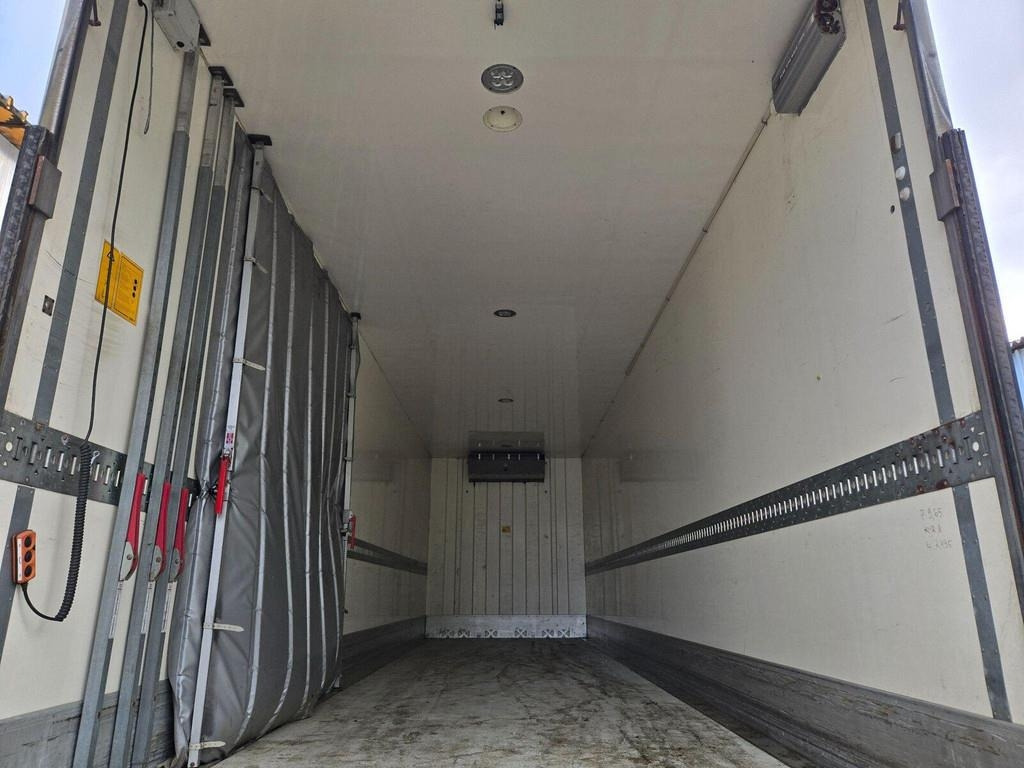 Volvo FH460 6X2 CARRIER 1050 - Caminhão frigorífico: foto 4 Volvo FH460 6X2 CARRIER 1050 - Caminhão frigorífico: foto 4