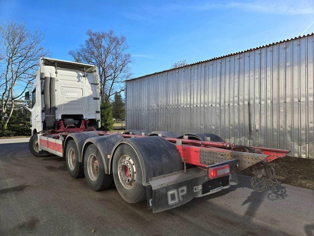 Volvo FH540 8X4 CHASSY - Caminhão chassi: foto 2 Volvo FH540 8X4 CHASSY - Caminhão chassi: foto 2