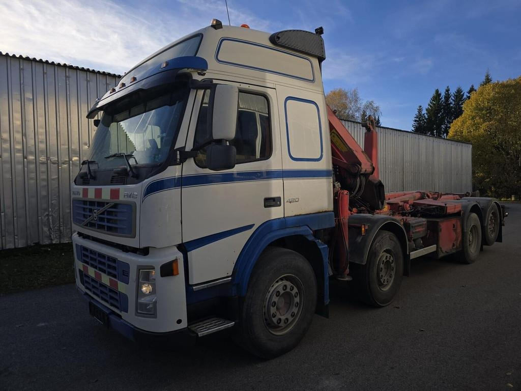 Volvo FM12 420 8X2 HMF 2220 K4  - Caminhão polibenne: foto 1 Volvo FM12 420 8X2 HMF 2220 K4  - Caminhão polibenne: foto 1