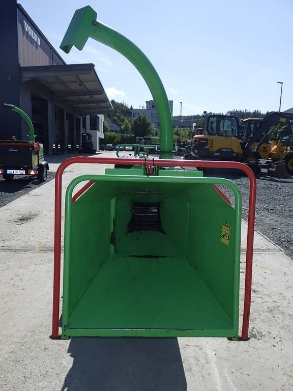 Greenmech SafeTrak STC 16-23 - Estilhaçadora de madeira: foto 2 Greenmech SafeTrak STC 16-23 - Estilhaçadora de madeira: foto 2