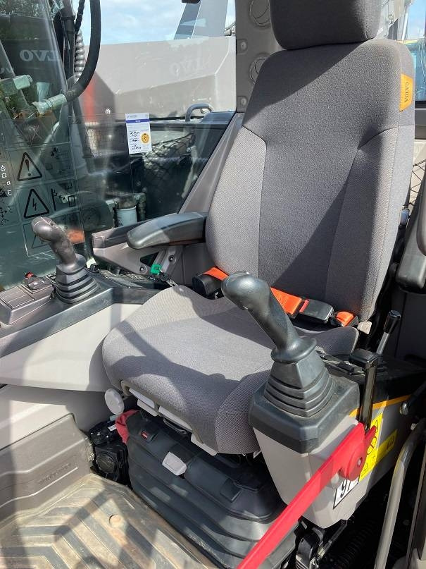 Escavadora de rastos Volvo ECR 145 E: foto 9