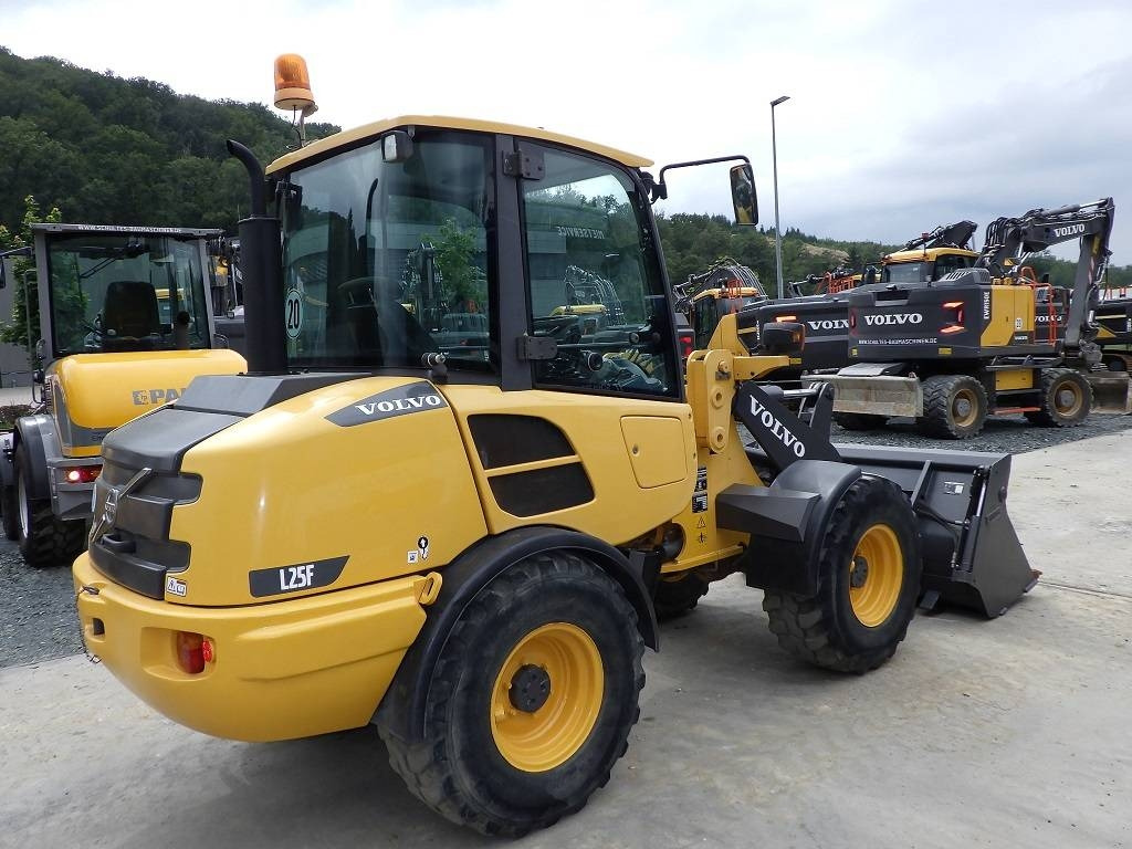 Volvo L 25 F  - Carregadeira de rodas: foto 4 Volvo L 25 F  - Carregadeira de rodas: foto 4