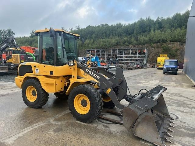 Volvo L 30 G - Carregadeira de rodas: foto 2 Volvo L 30 G - Carregadeira de rodas: foto 2