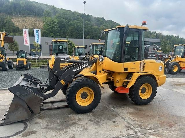 Volvo L 30 G - Carregadeira de rodas: foto 1 Volvo L 30 G - Carregadeira de rodas: foto 1