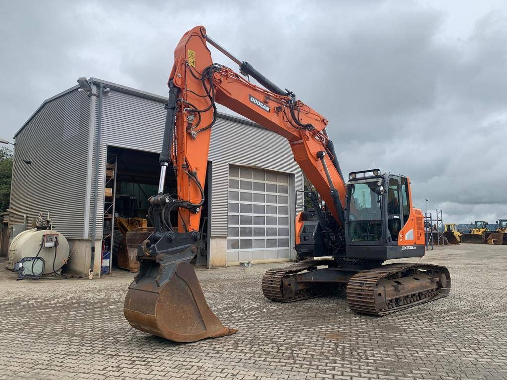 Doosan DX 235 LCR-5  - Escavadora de rastos: foto 1 Doosan DX 235 LCR-5  - Escavadora de rastos: foto 1