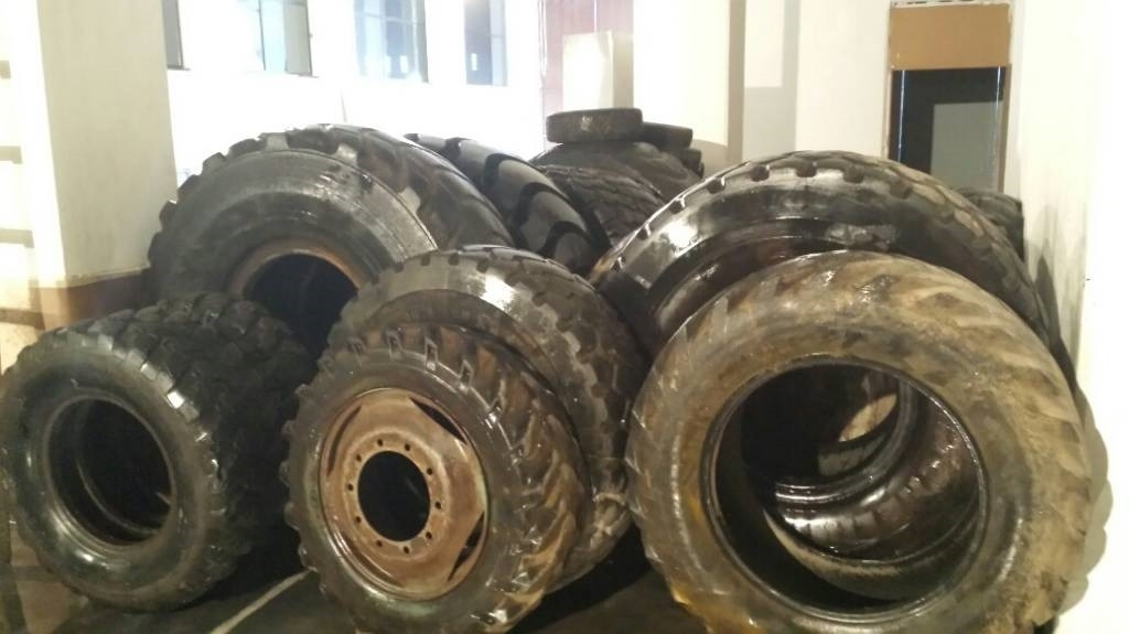 ΕΛΑΣΤΙΚΑ - Pneu de Máquina de construção: foto 4 ΕΛΑΣΤΙΚΑ - Pneu de Máquina de construção: foto 4