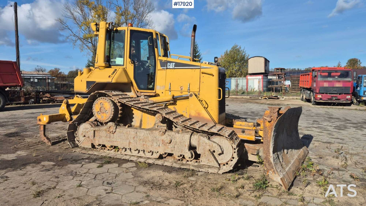 2004 CAT D6D XL - Buldôzer: foto 1 2004 CAT D6D XL - Buldôzer: foto 1