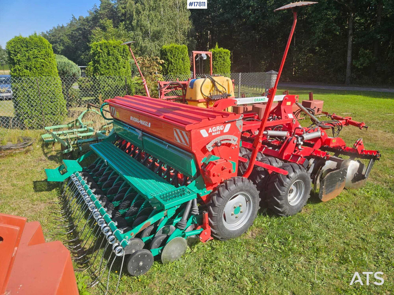 2016 Agromasz SR 300 - Semeadora combinada: foto 3 2016 Agromasz SR 300 - Semeadora combinada: foto 3