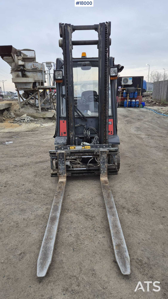LINDE H25T forklift (2009) - Empilhadeira a diesel: foto 2 LINDE H25T forklift (2009) - Empilhadeira a diesel: foto 2