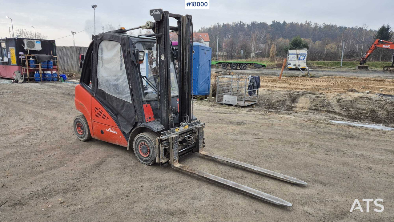 LINDE H25T forklift (2009) - Empilhadeira a diesel: foto 3 LINDE H25T forklift (2009) - Empilhadeira a diesel: foto 3