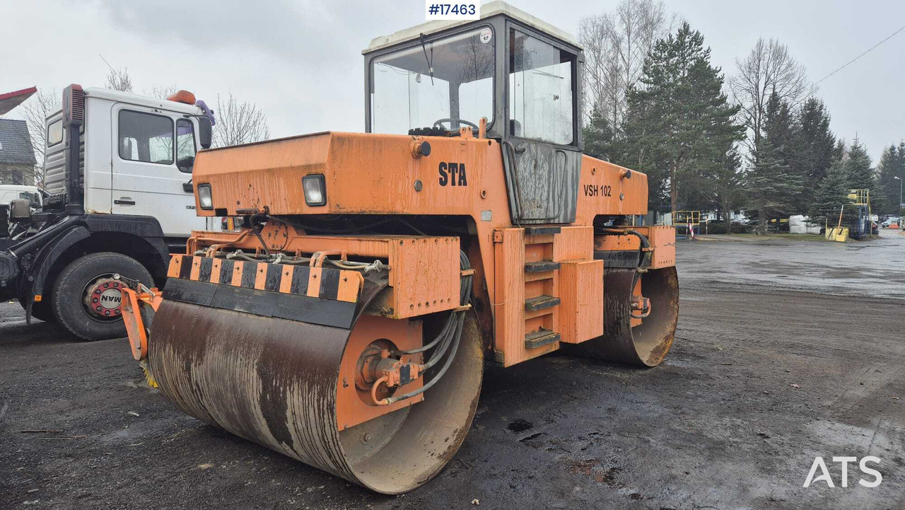 Tandem vibratory roller STAVOSTROJ VSH 102 (1997) - Compactador de asfalto: foto 1 Tandem vibratory roller STAVOSTROJ VSH 102 (1997) - Compactador de asfalto: foto 1