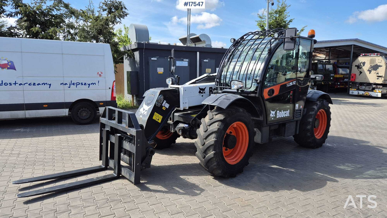 Telescopic wheel loaders BOBCAT TL35-70 (2018) - Empilhador telescópico: foto 1 Telescopic wheel loaders BOBCAT TL35-70 (2018) - Empilhador telescópico: foto 1