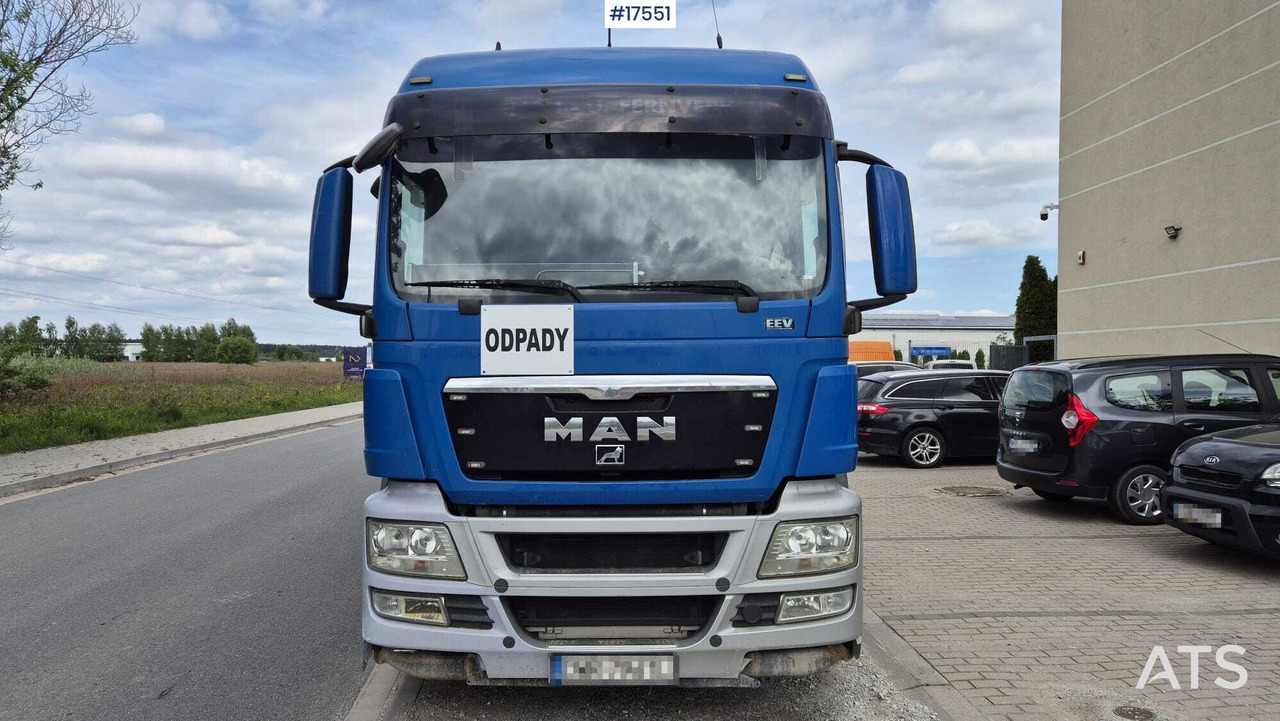 Three-axle tipper MAN TGA 03 (2012) - Caminhão basculante: foto 2 Three-axle tipper MAN TGA 03 (2012) - Caminhão basculante: foto 2