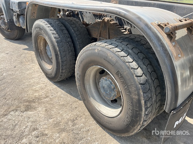 2006 MAN TGA41.430 8x8 Twin-Steer Sleeper T/A Dump Truck - Caminhão basculante: foto 5 2006 MAN TGA41.430 8x8 Twin-Steer Sleeper T/A Dump Truck - Caminhão basculante: foto 5