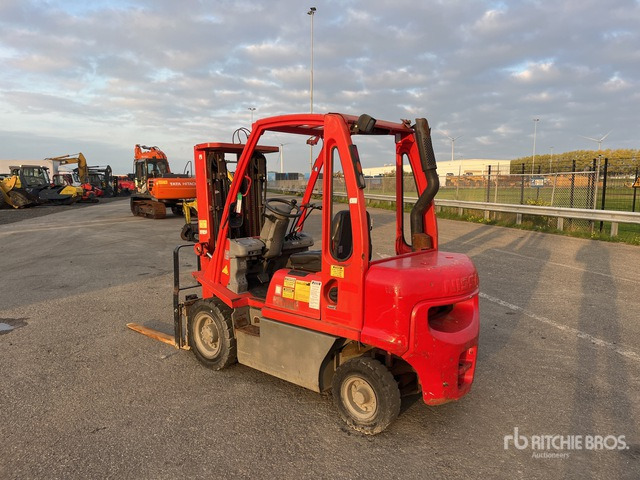 2006 Nissan FD02A25Q Forklift - Empilhadeira a diesel: foto 2 2006 Nissan FD02A25Q Forklift - Empilhadeira a diesel: foto 2
