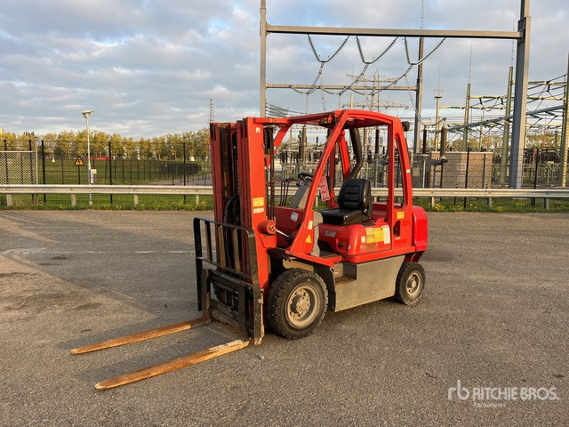 2006 Nissan FD02A25Q Forklift - Empilhadeira a diesel: foto 1 2006 Nissan FD02A25Q Forklift - Empilhadeira a diesel: foto 1