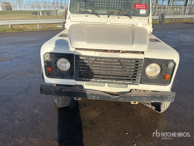 2010 Land Rover Defender 4x4 (Inoperable) Pickup - Pick-up: foto 4 2010 Land Rover Defender 4x4 (Inoperable) Pickup - Pick-up: foto 4