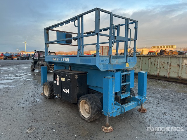 2015 Genie GS-3369RT 4x4 Diesel (Inoperable) Scissor Lift - Plataforma de Tijera/ Plataforma de tesoura: foto 2 2015 Genie GS-3369RT 4x4 Diesel (Inoperable) Scissor Lift - Plataforma de Tijera/ Plataforma de tesoura: foto 2