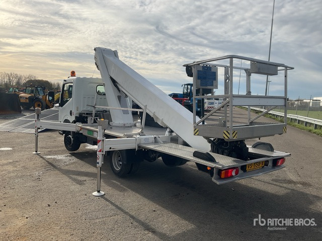 2015 Nissan Cabstar 2015 Palfinger P260B 230 kg Str ... Boom Truck - Caminhão com plataforma aérea: foto 4 2015 Nissan Cabstar 2015 Palfinger P260B 230 kg Str ... Boom Truck - Caminhão com plataforma aérea: foto 4