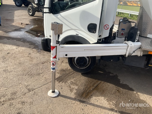 2015 Nissan Cabstar 2015 Palfinger P260B 230 kg Str ... Boom Truck - Caminhão com plataforma aérea: foto 5 2015 Nissan Cabstar 2015 Palfinger P260B 230 kg Str ... Boom Truck - Caminhão com plataforma aérea: foto 5