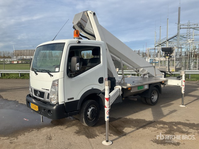 2015 Nissan Cabstar 2015 Palfinger P260B 230 kg Str ... Boom Truck - Caminhão com plataforma aérea: foto 2 2015 Nissan Cabstar 2015 Palfinger P260B 230 kg Str ... Boom Truck - Caminhão com plataforma aérea: foto 2