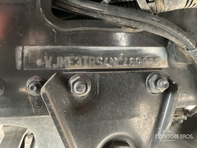 Iveco Trakker 380 T/A Sleeper Truck Tractor - Caminhão chassi, Reboque transportador de contêineres/ Caixa móvel: foto 3 Iveco Trakker 380 T/A Sleeper Truck Tractor - Caminhão chassi, Reboque transportador de contêineres/ Caixa móvel: foto 3