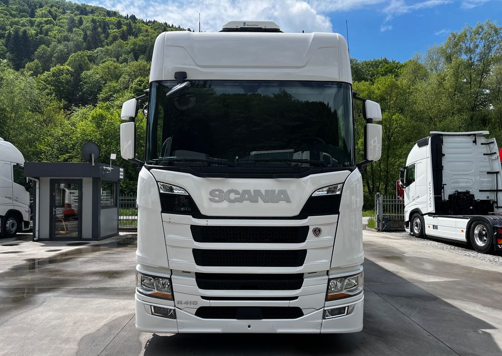 Scania R410 // 2018 Rok 6x2 // Retarder // Automat // Led // Navi // 77 // - Caminhão com lona: foto 2 Scania R410 // 2018 Rok 6x2 // Retarder // Automat // Led // Navi // 77 // - Caminhão com lona: foto 2