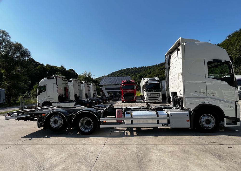 Volvo FH500 BDF 6x2 // Dolny zaczep // Euro 6 motor ! // New Face // XXL Cab // - Caminhão chassi: foto 4 Volvo FH500 BDF 6x2 // Dolny zaczep // Euro 6 motor ! // New Face // XXL Cab // - Caminhão chassi: foto 4