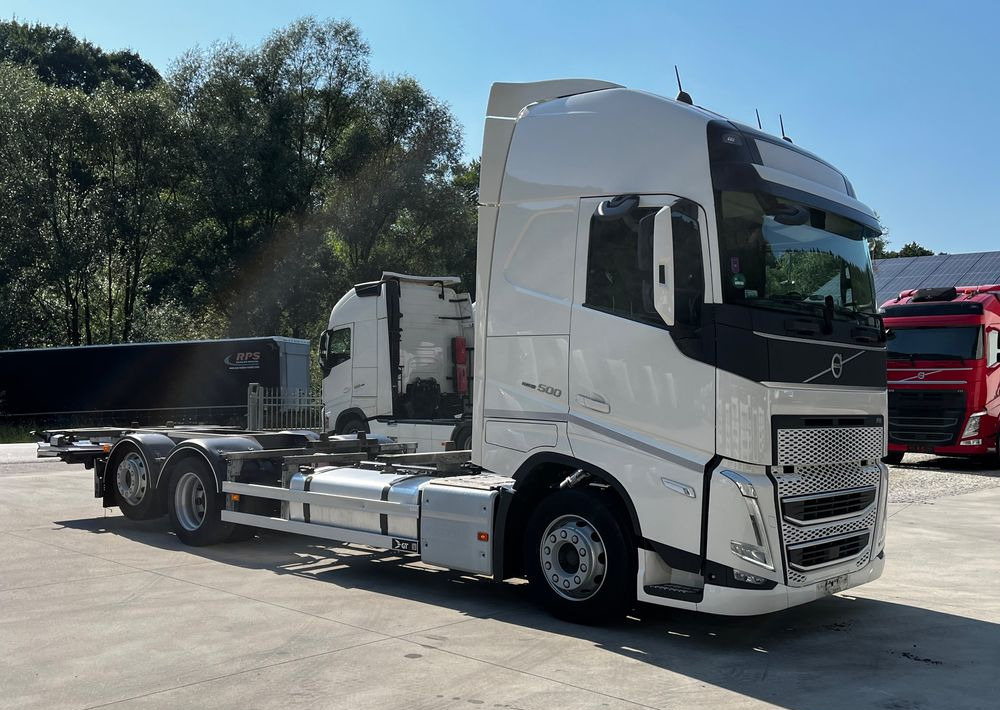 Volvo FH500 BDF 6x2 // Dolny zaczep // Euro 6 motor ! // New Face // XXL Cab // - Caminhão chassi: foto 2 Volvo FH500 BDF 6x2 // Dolny zaczep // Euro 6 motor ! // New Face // XXL Cab // - Caminhão chassi: foto 2