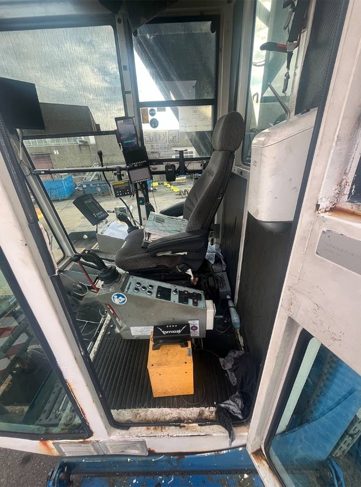 Locação de  Sennebogen 6180 HDSL Sennebogen 6180 HDSL: foto 8